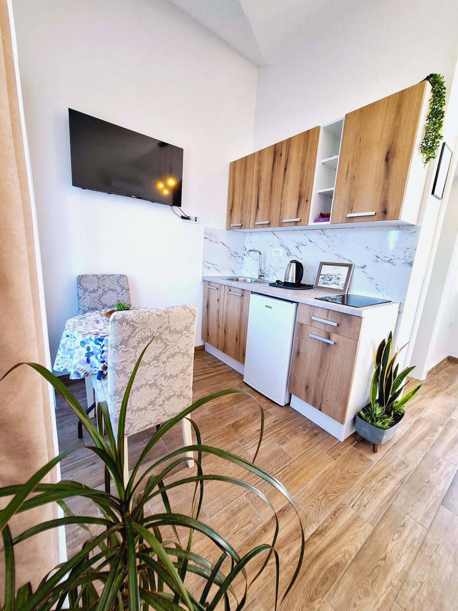 Sunny Side Apartments Rijeka Crnojevica Luaran gambar