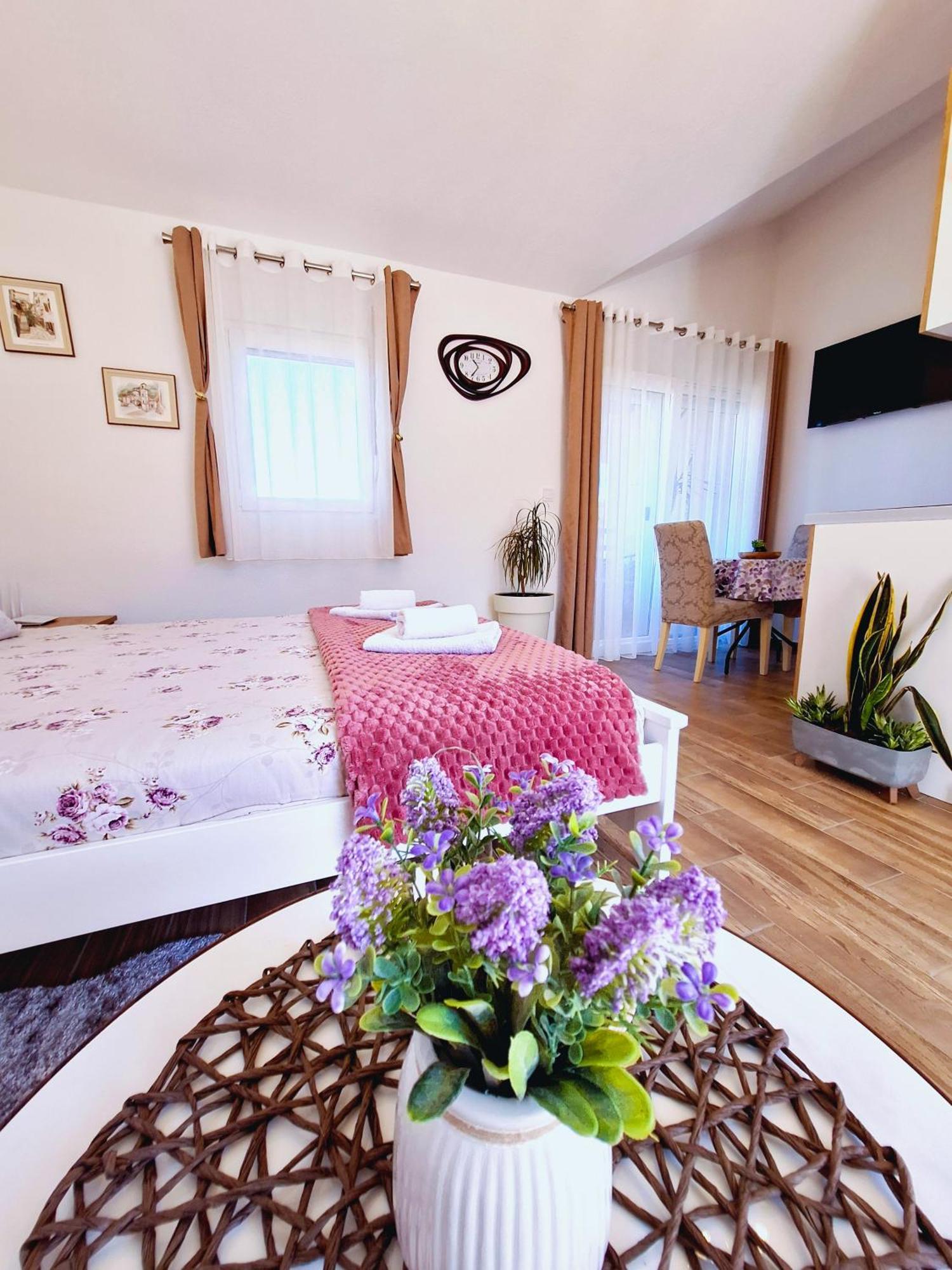 Sunny Side Apartments Rijeka Crnojevica Luaran gambar